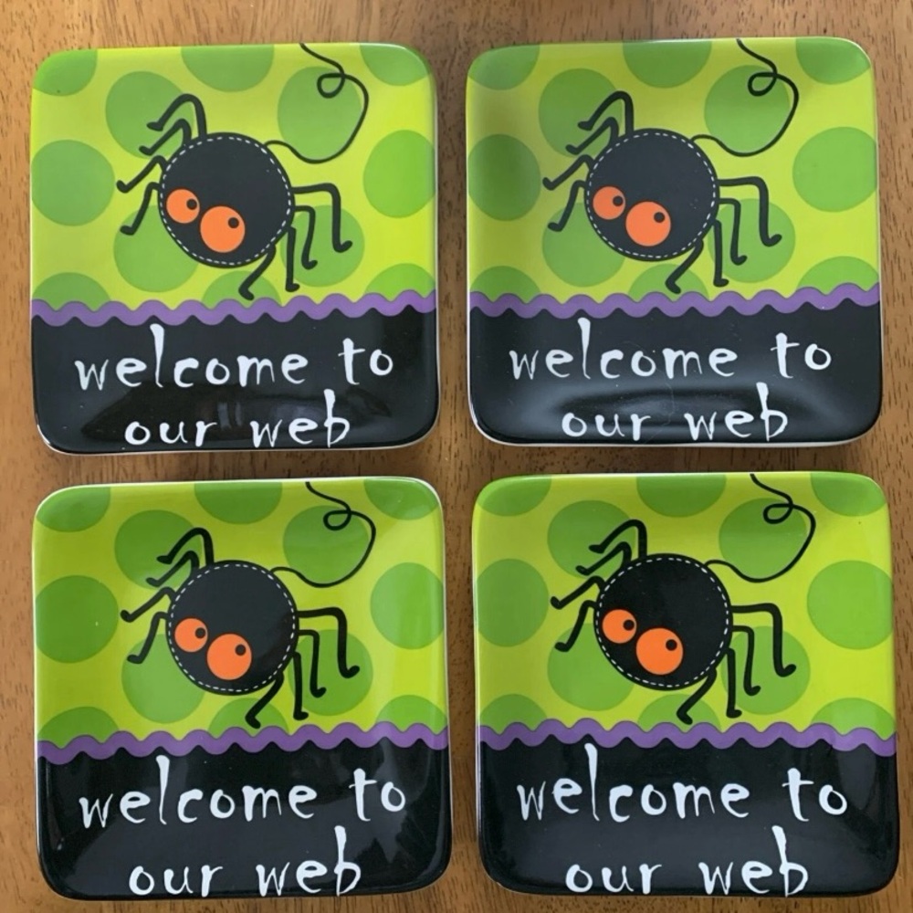 4 Cracker Barrel Too Cute to Spook Plates Size is 5 in.² Welcome to our Web